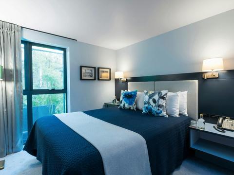 Executive Queen Room