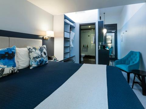 Executive Queen Room