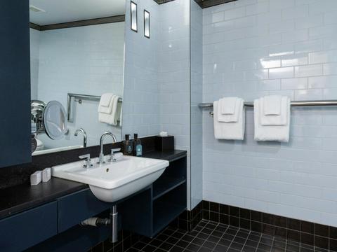 Accessible Executive Queen Room