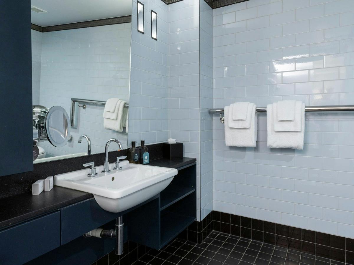 Accessible Executive Queen Room
