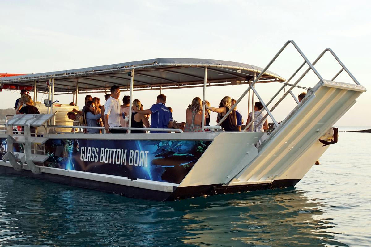 Tangatours - Moreton Island