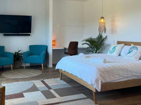 Straddie Brewing Co. - Beer n Bed