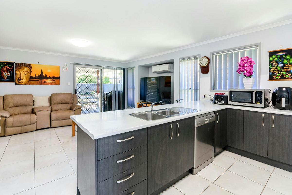Kitchen and lounge