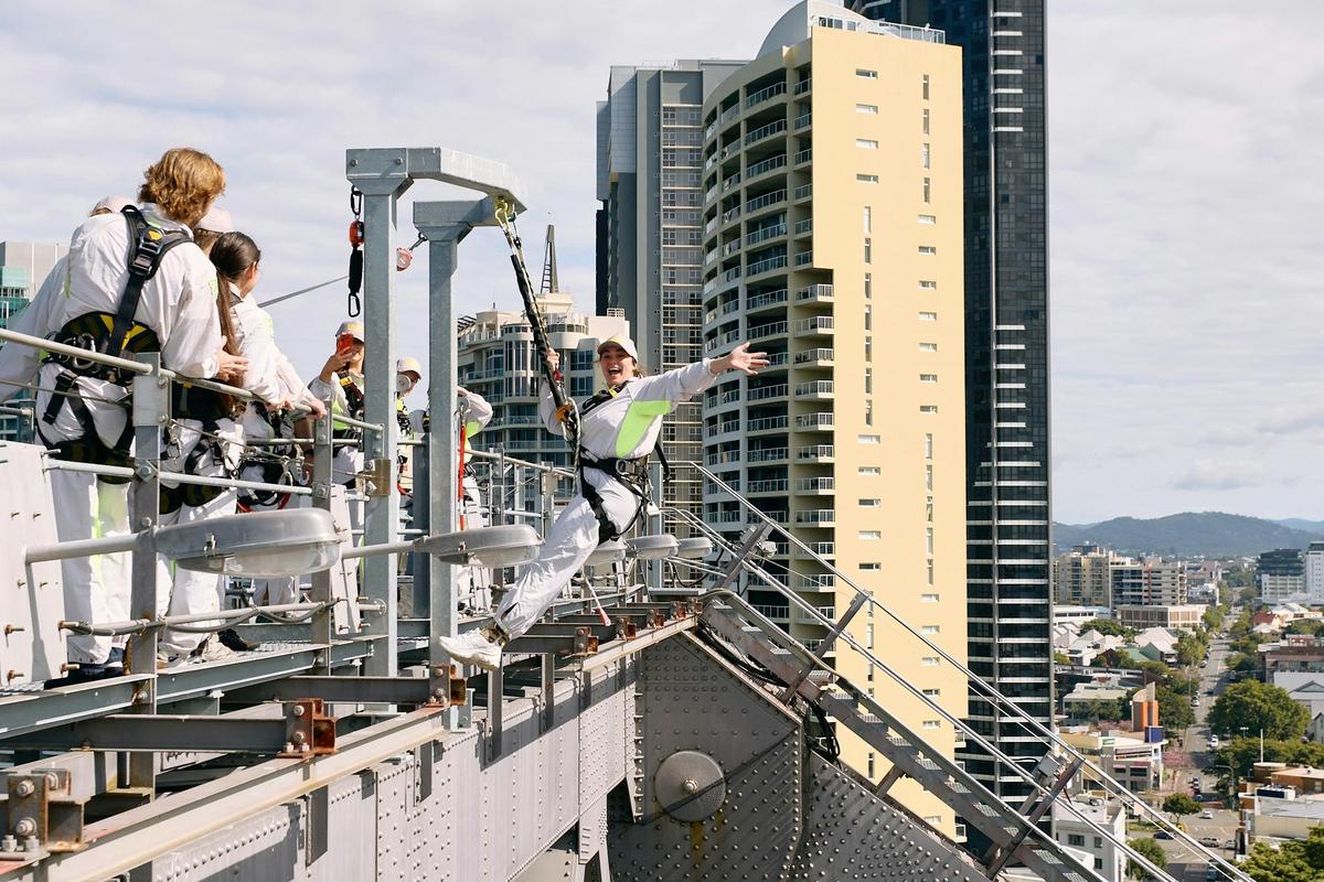 Story Bridge Swing - Brisbane's Ultimate Adrenaline Moment