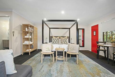 Courtyard Spa Room