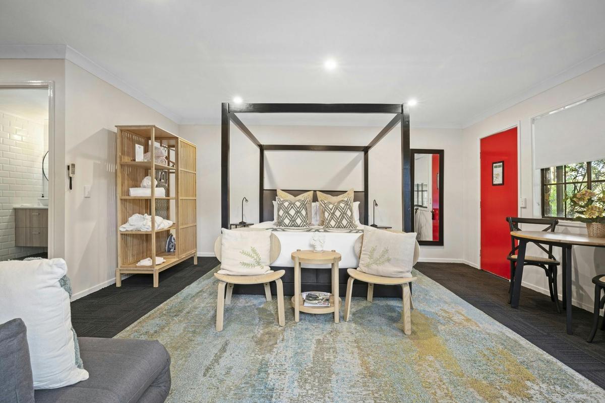 Courtyard Spa Room