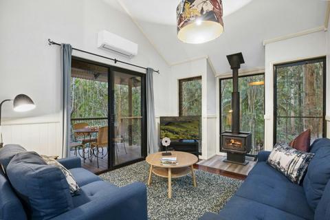 Creek Lodge
