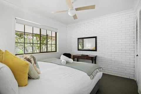 Lorikeet Lodge