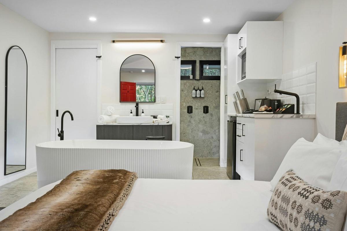 Courtyard Spa Luxe