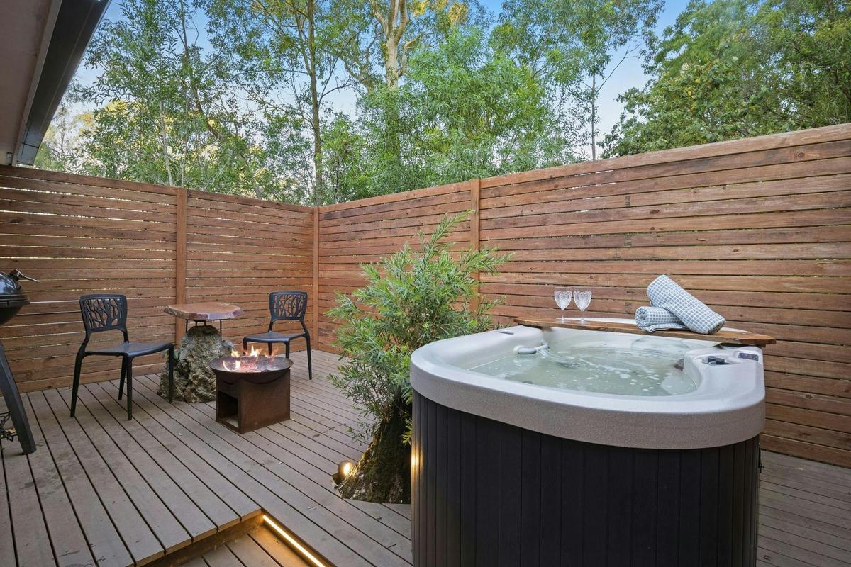 Courtyard Spa Luxe