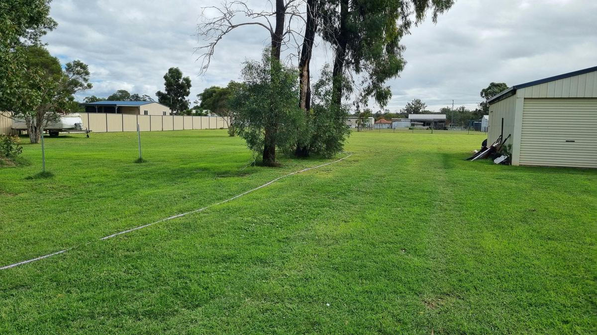 Driveway to back paddock.