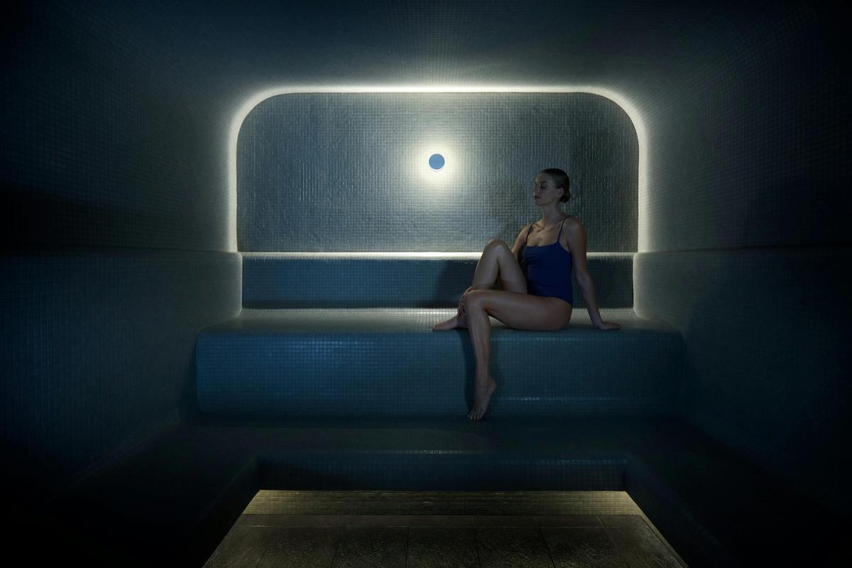 Tiered and scented steam room