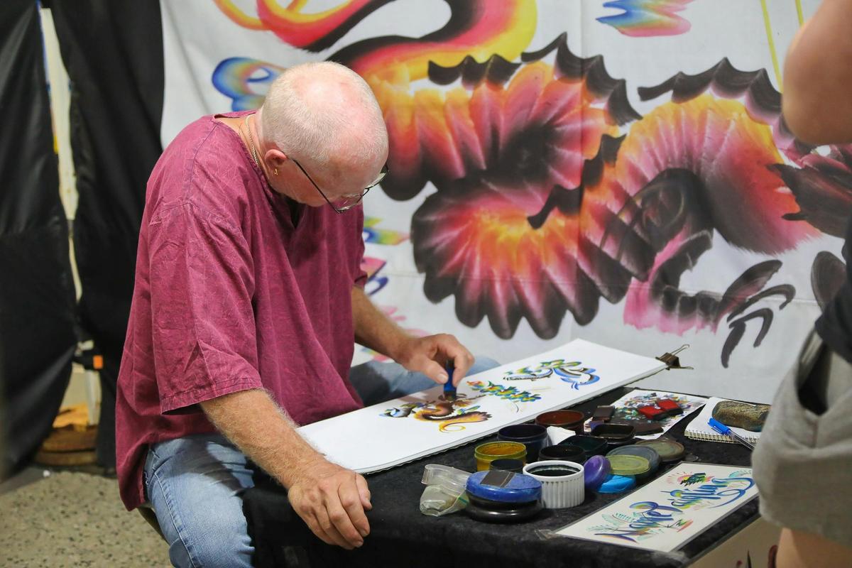Art at Surfer's Paradise Markets