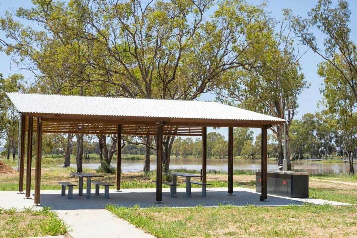 Tara Lagoon Parklands