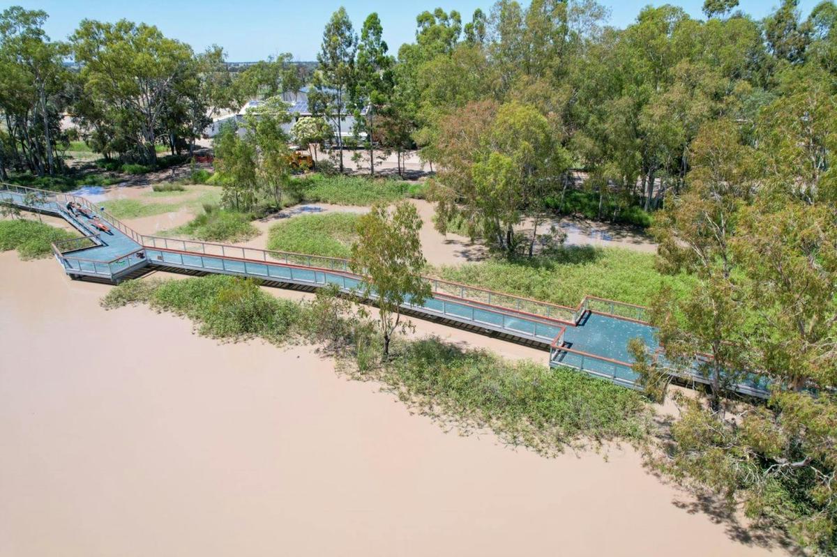 Tara Lagoon Parklands boardwalk