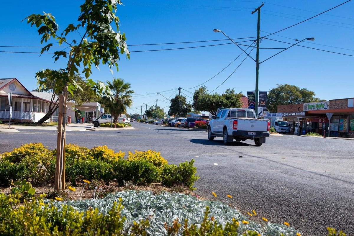 Streetscape, Tara