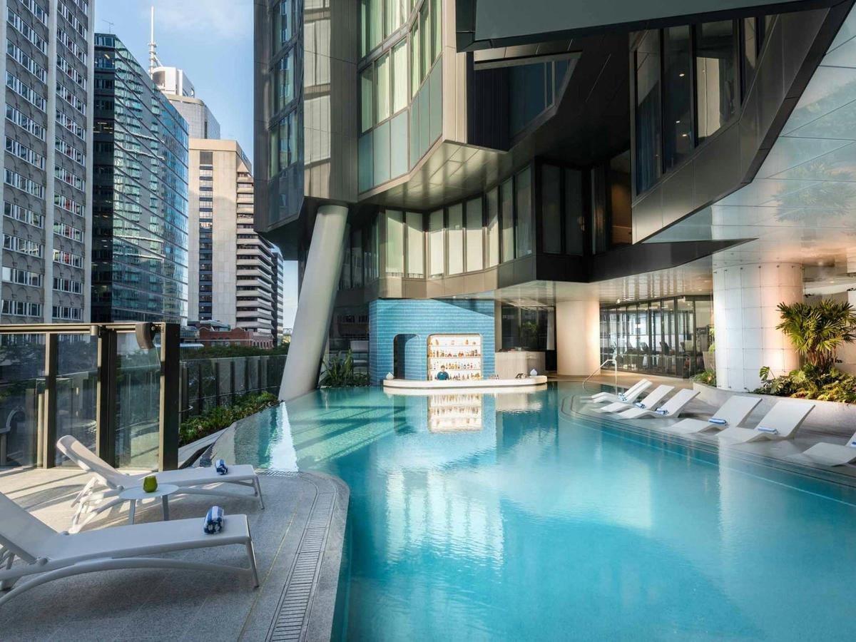 Nautilus Pool Bar