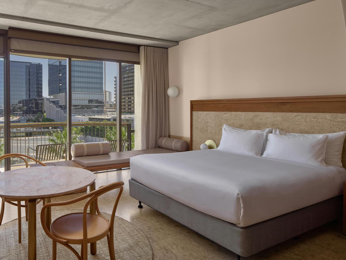 Poolside Room King