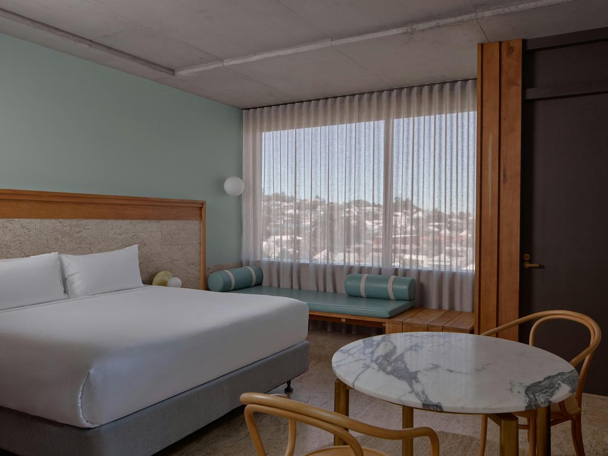 Urban Room King or Twin
