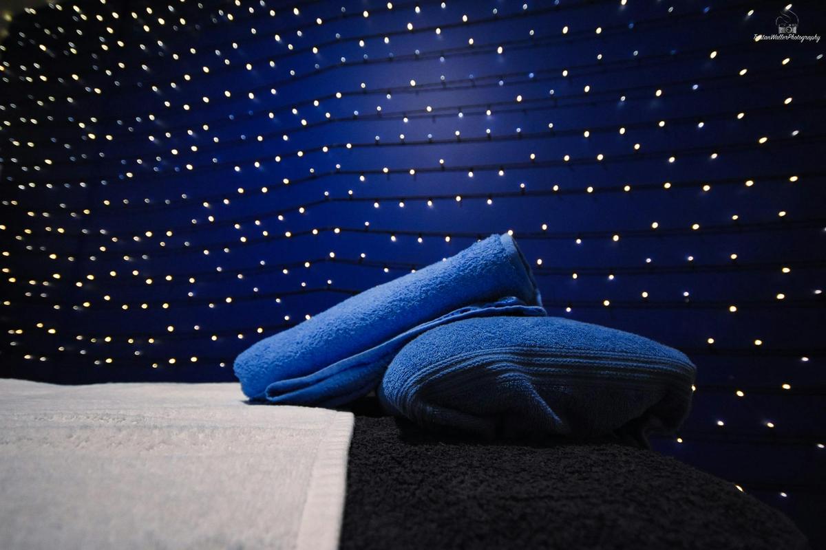 BLUE WAVE ROOM