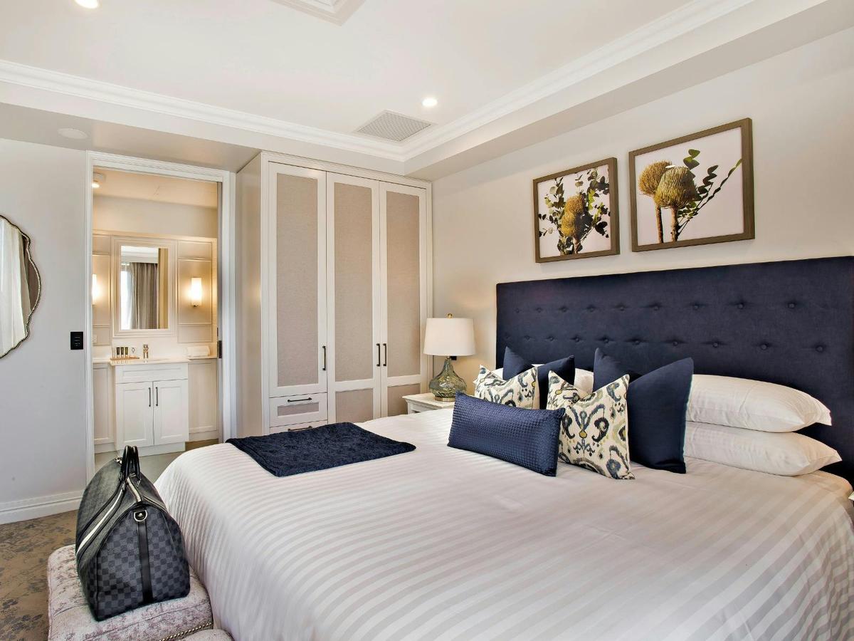 One Bedroom Apartment