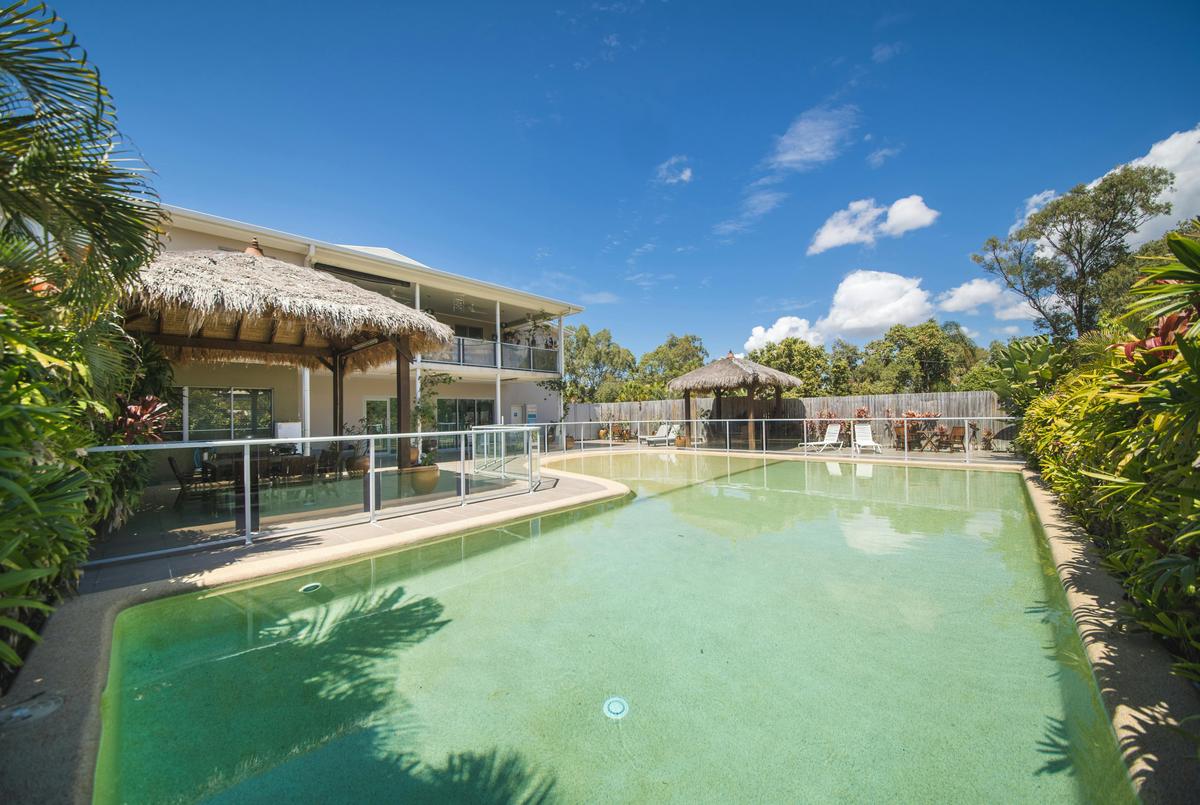 Pool & BBQ Area
