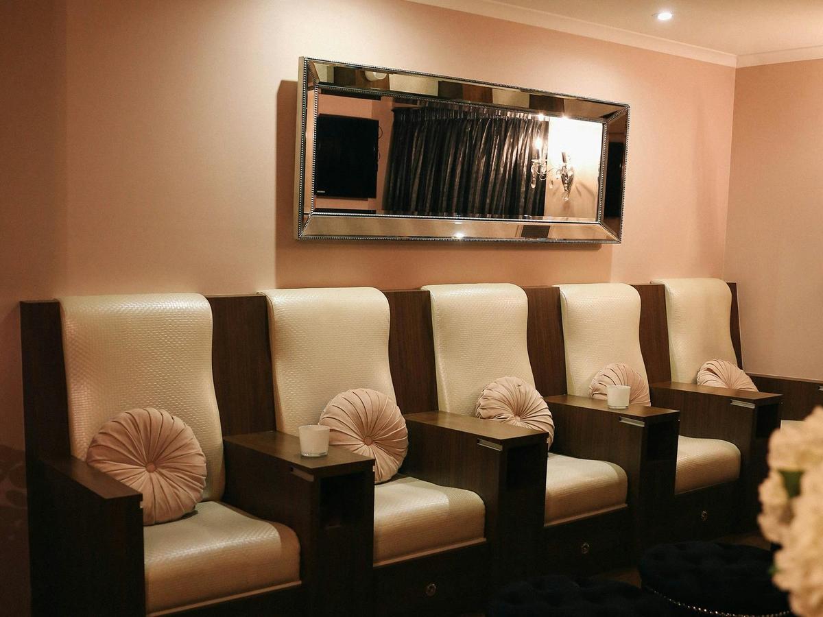 Pedicure Lounge