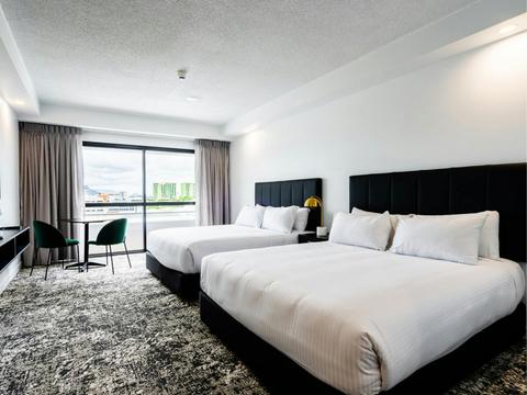 Superior Queen Room with Views