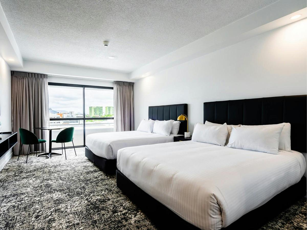 Superior Queen Room with Views