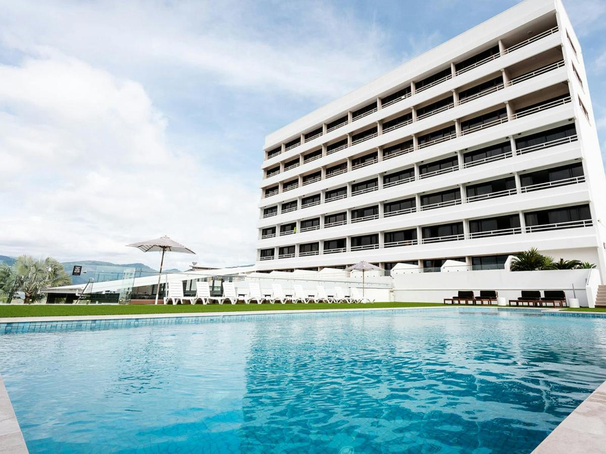 Pool Area - Hero Photo