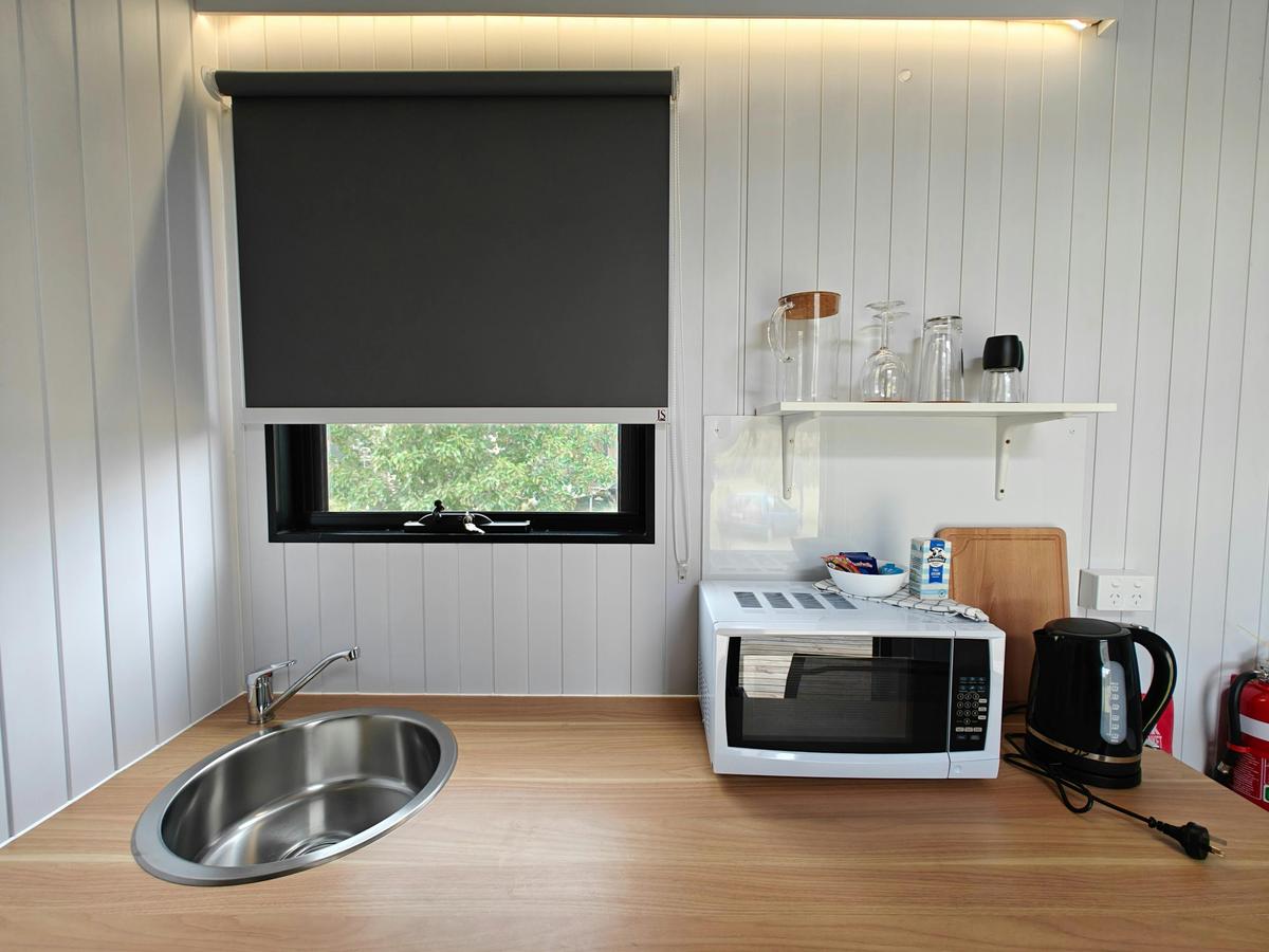 GB_tinyhouse_kitchen