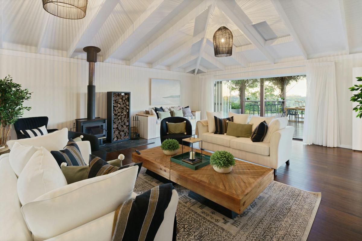 Cosy up in the living room with a fireplace