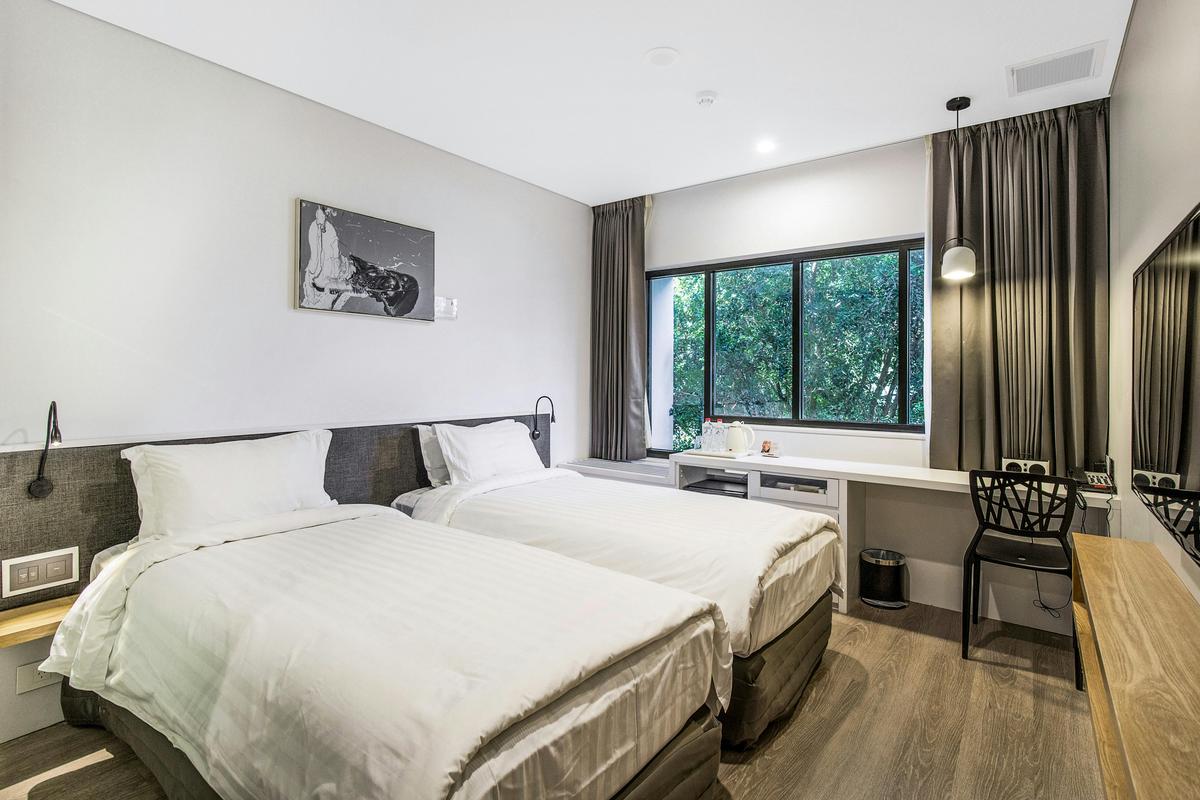 Experience the luxuries and comfort of our Twin Rooms ( 2 single beds)