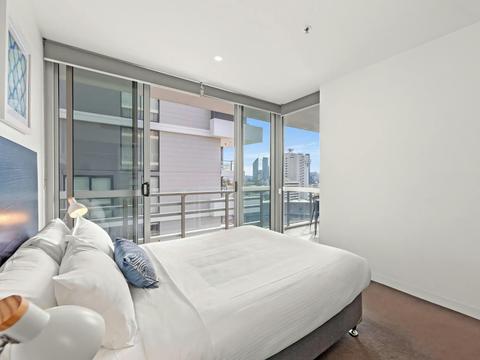 Trafalgar Lane Apartments by CLLIX