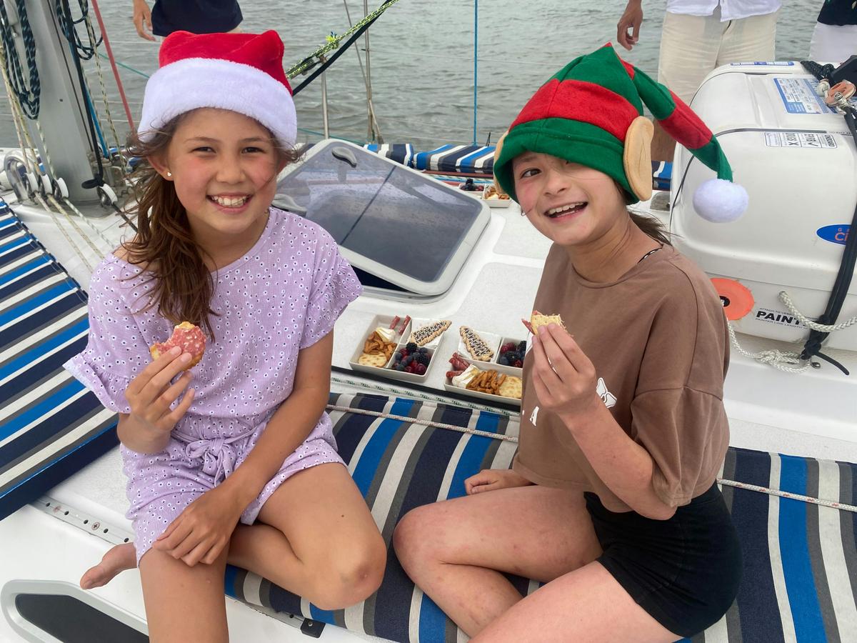 Midday Sailing Cruise includings Drinks & Food