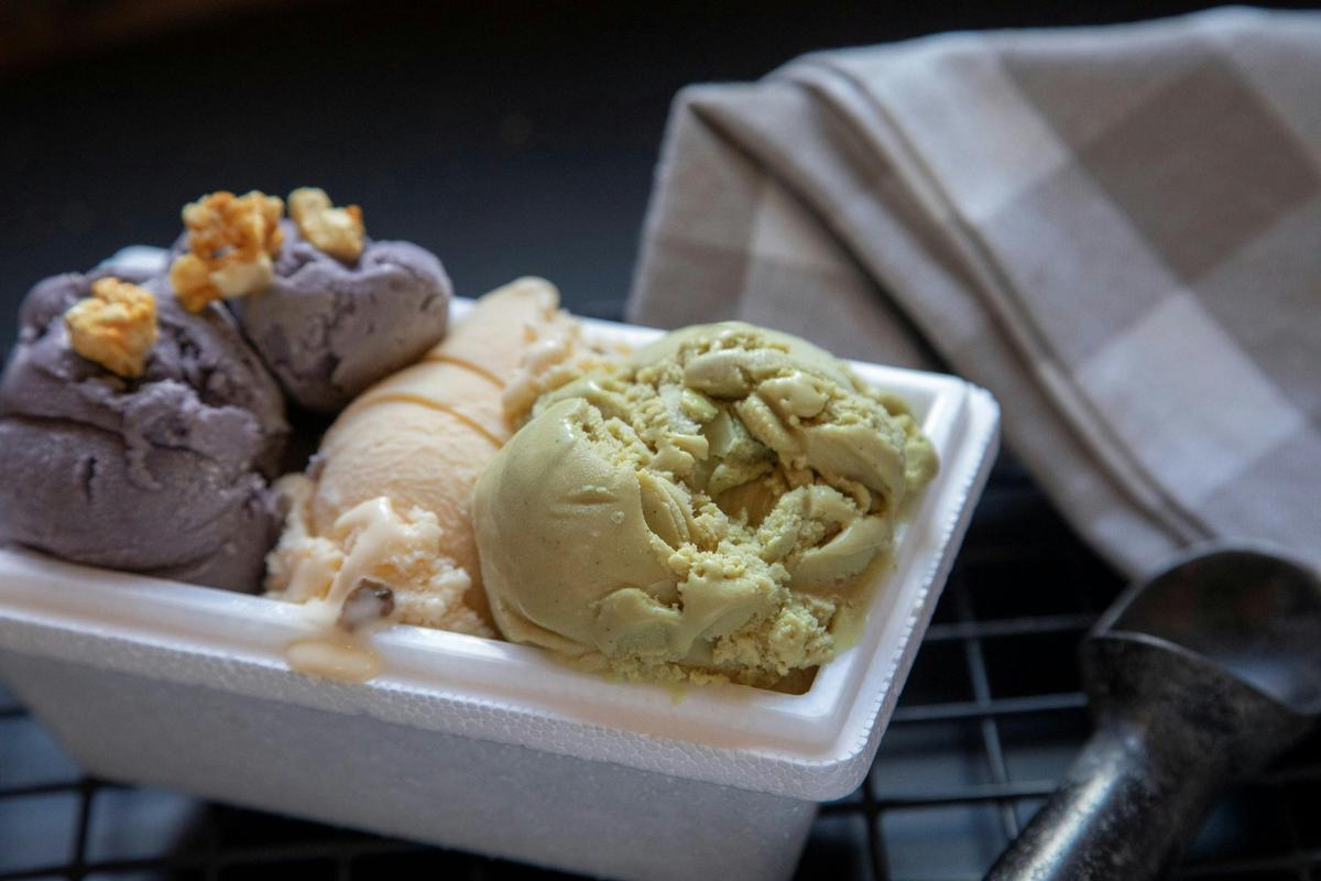 Ungermann Brothers Ipswich Take home tub with up to 3 flavours