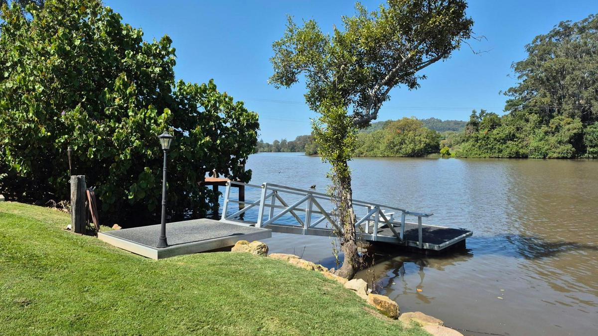 The River Shed - Camp Stay
