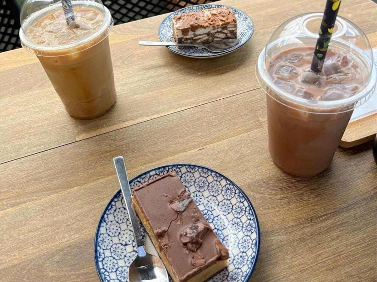 Iced drinks and slices