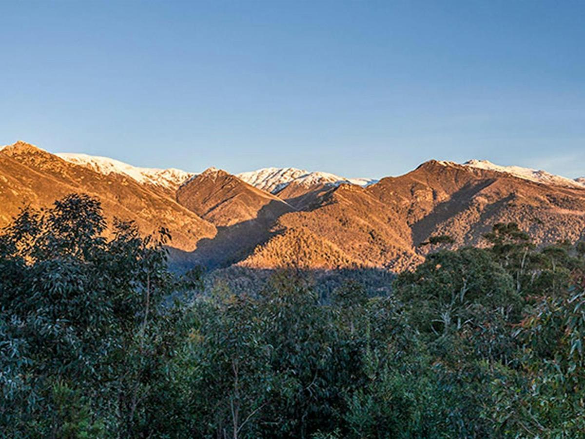 Olsens lookout, Kosciuszko National Park. Photo: Murray Vanderveer © OEH