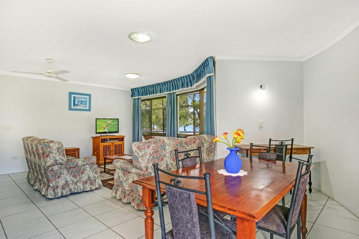 Dining and lounge area