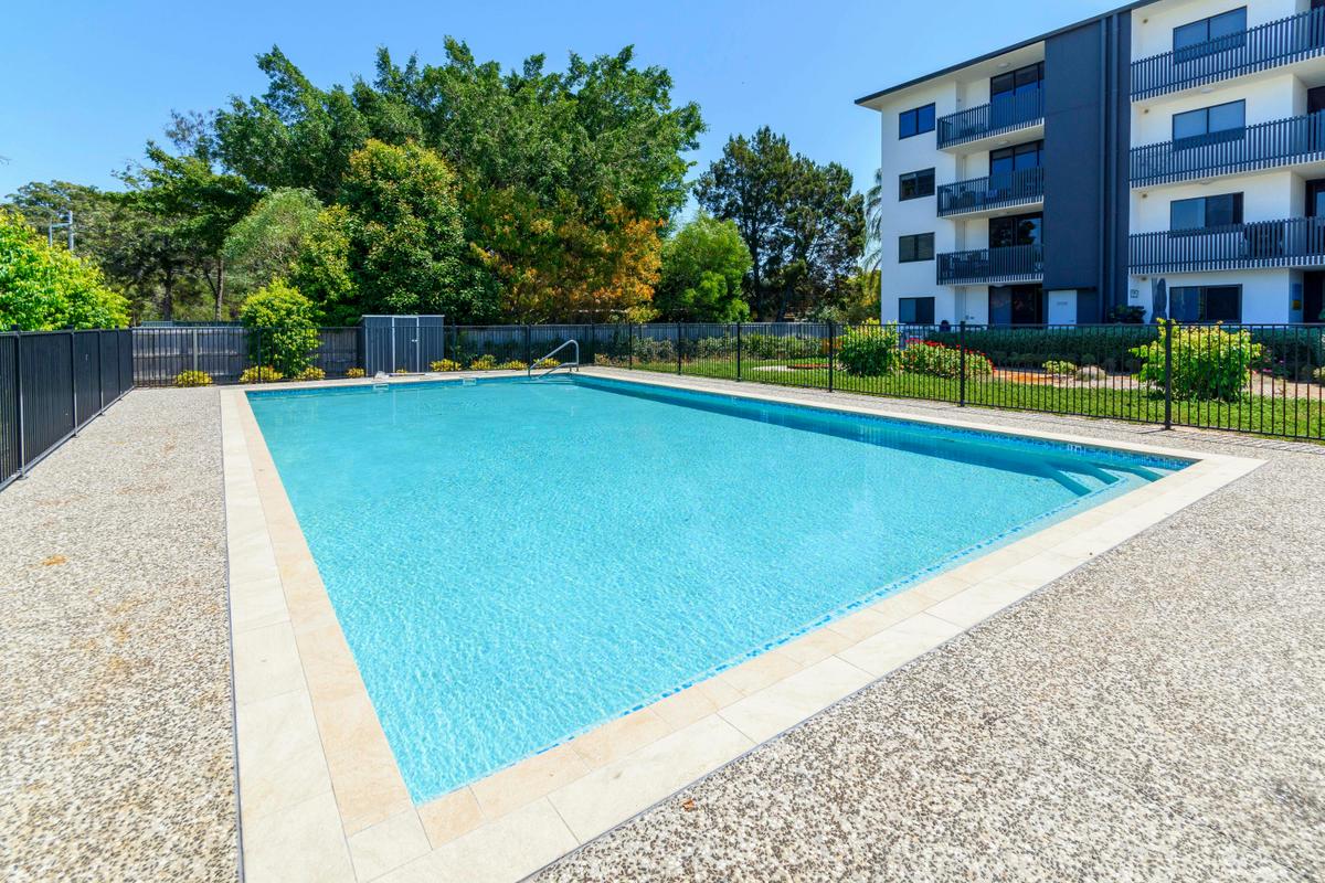 Complex pool
