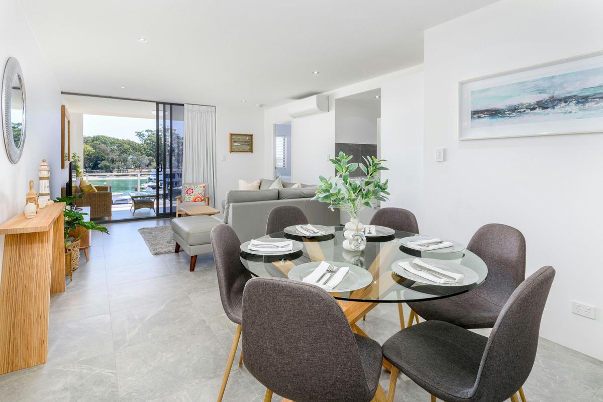 Dining and lounge area