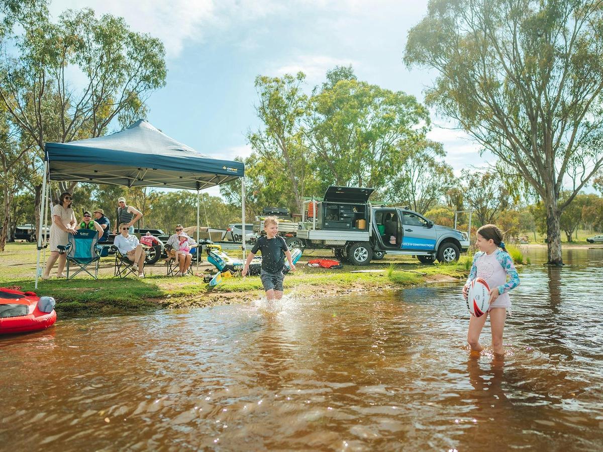 Family fun at Washpool Camping Reserve at Lake Leslie