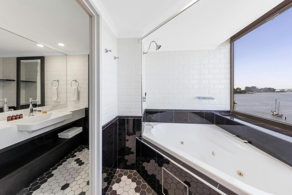 River Spa Suite