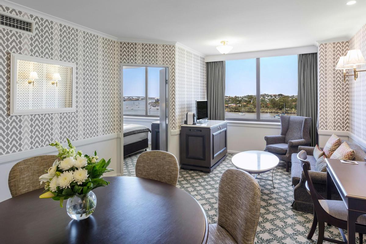 Hinkler Suite