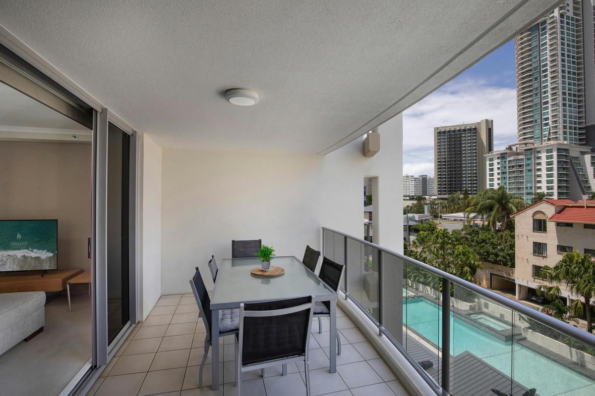 2 Bedroom 2 Bathroom Apartment