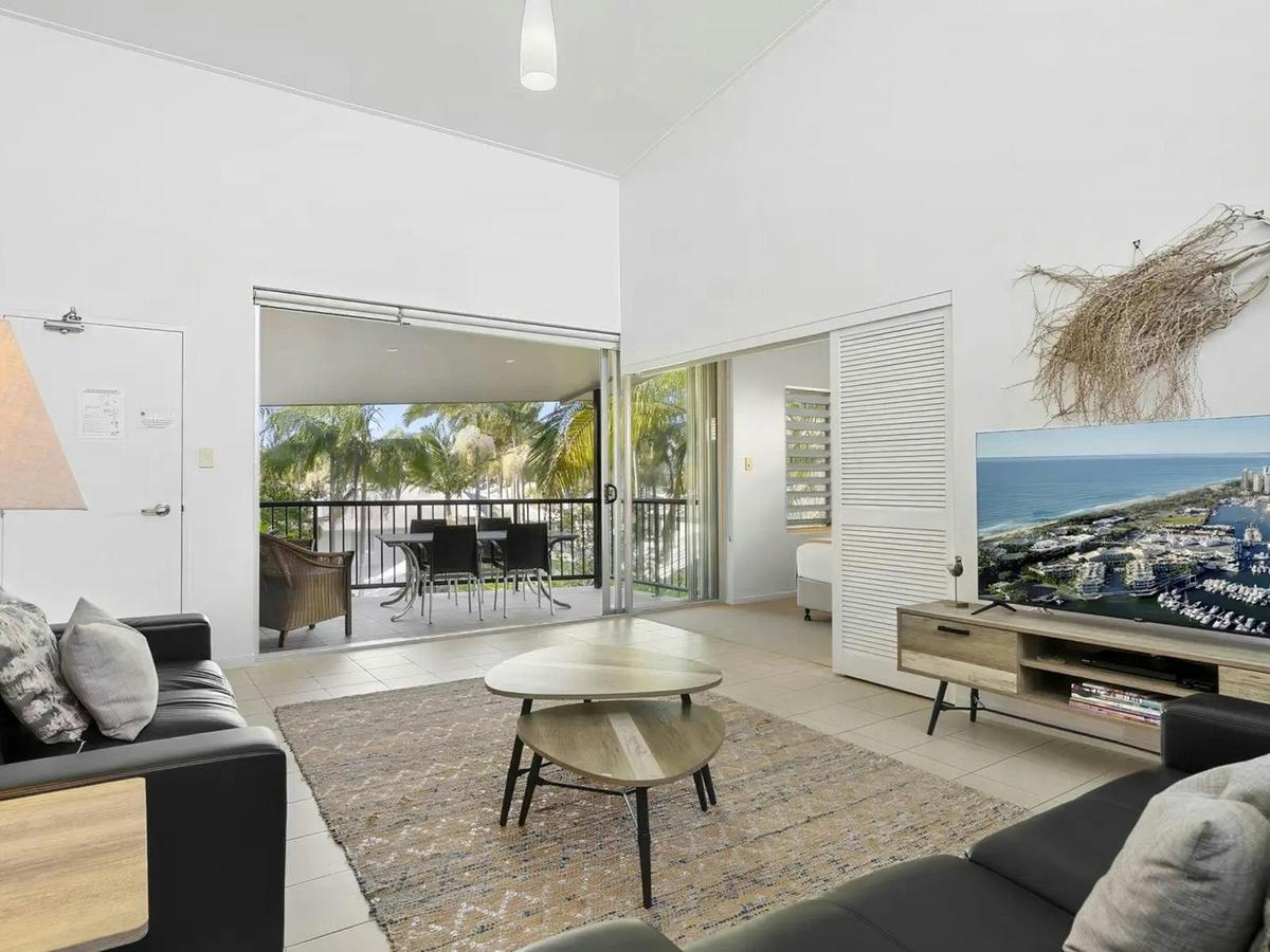 Pool Apartment