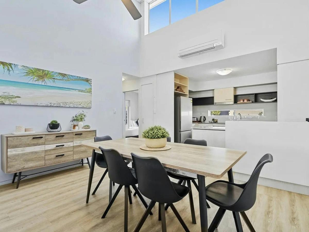 Pool Apartment