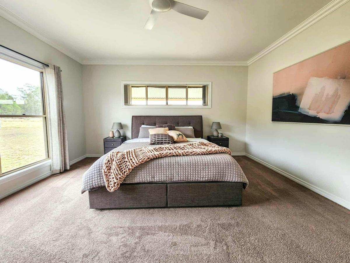 Huge Master Bedroom, ensuite and WIR.