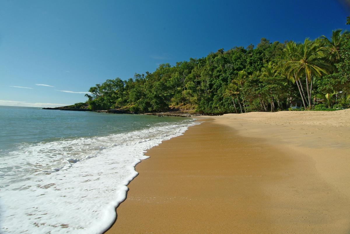 Beautiful shoreline of Trinity Beach